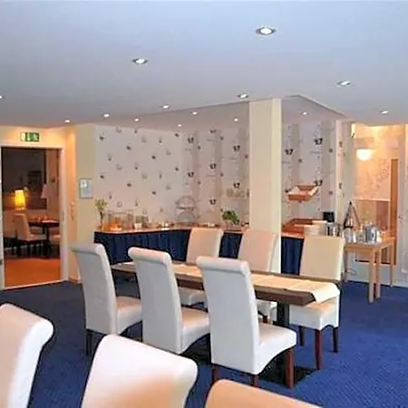 Bed and breakfast Park 3*
