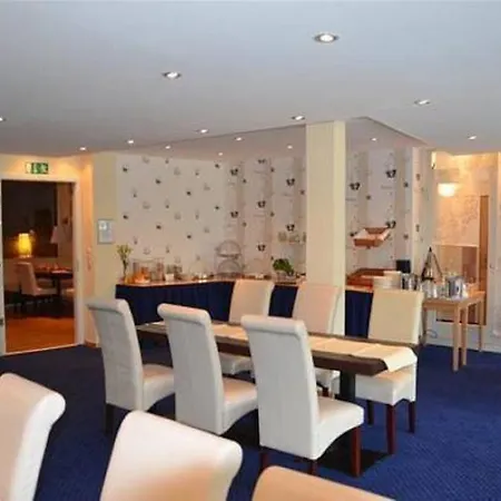 Bed and Breakfast Park 3*